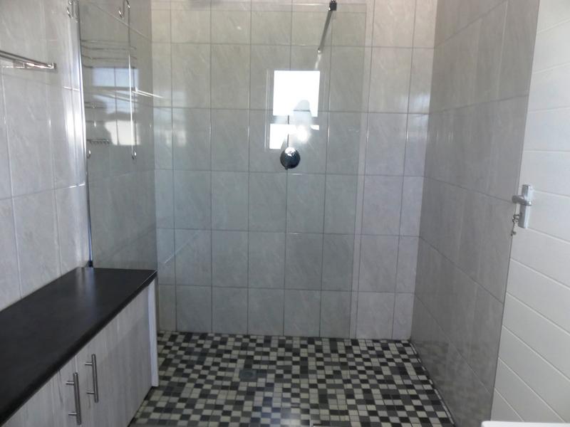 4 Bedroom Property for Sale in Golden Mile Western Cape